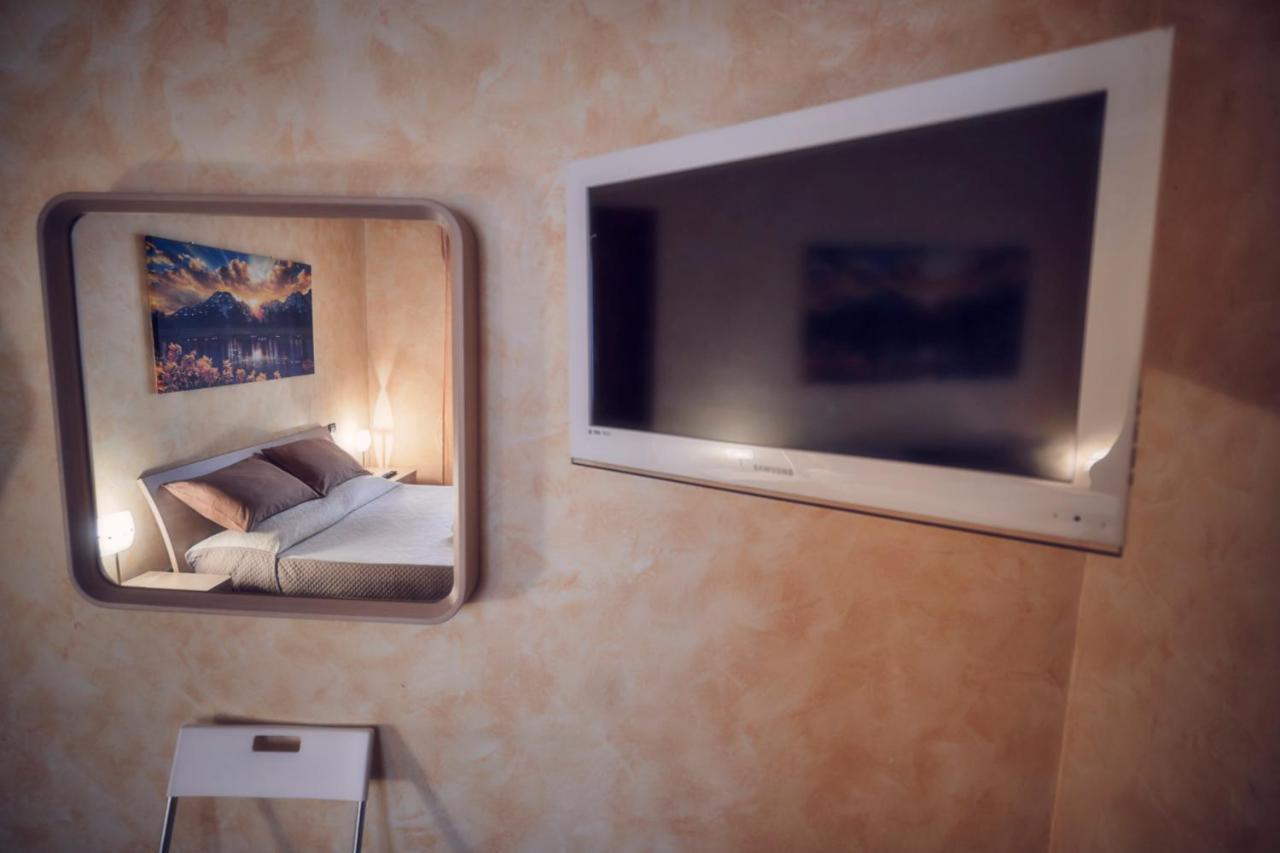 Travelershome Ciampino Suite Exterior foto