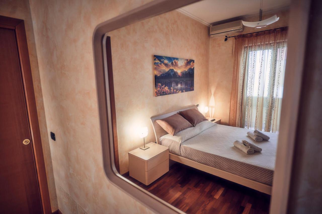 Travelershome Ciampino Suite Exterior foto