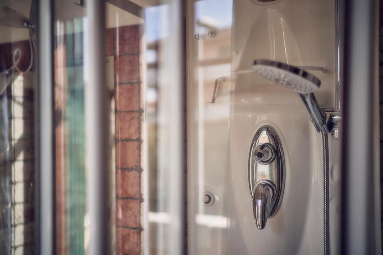Travelershome Ciampino Suite Exterior foto